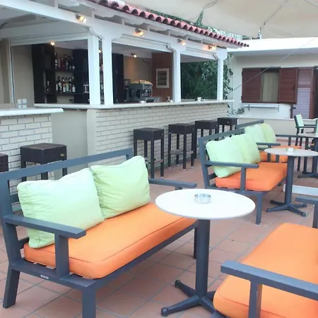 Aparthotel Vicky Nikiana