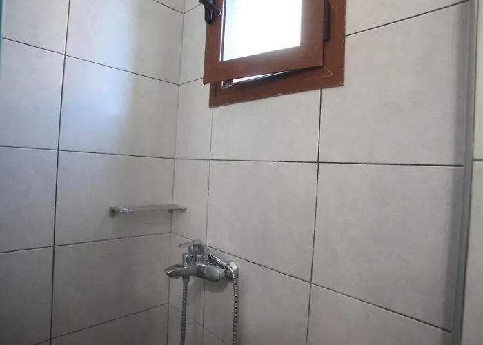 Vicky نِكيانا