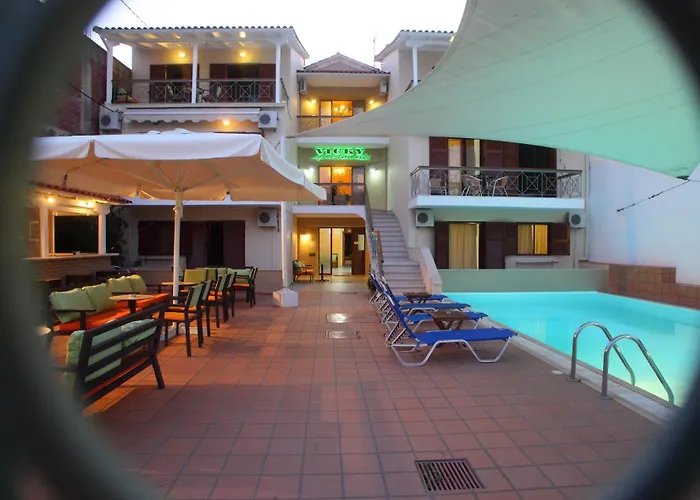 Vicky 3* نِكيانا